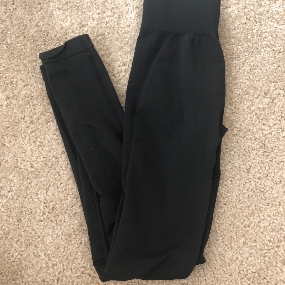 Gym shark leggings